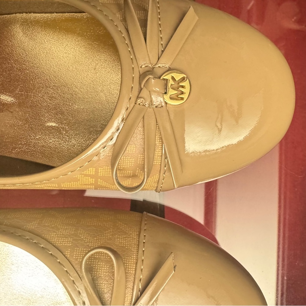 Michael Kors Girls Shoes Flats.